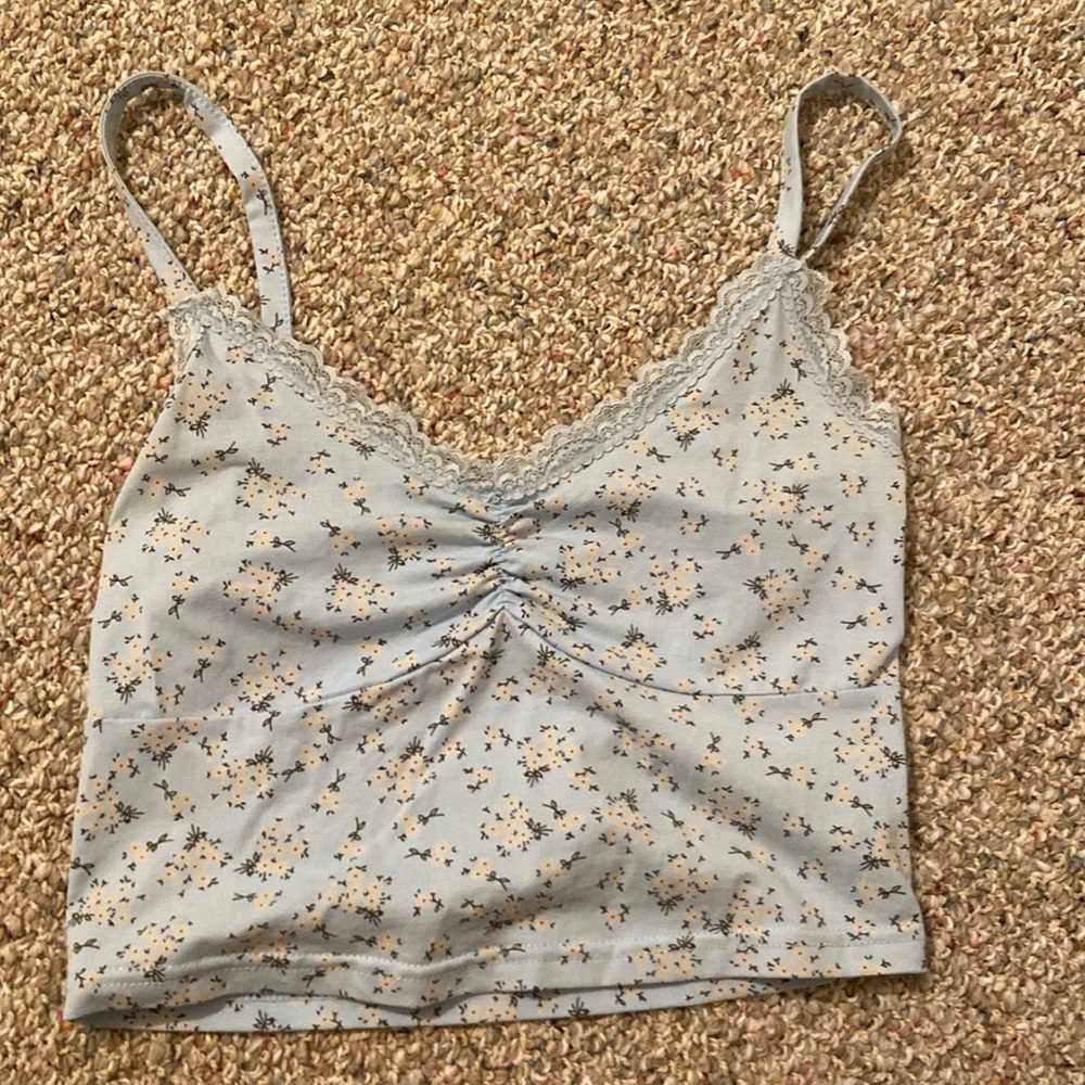 Small floral blue top with lace